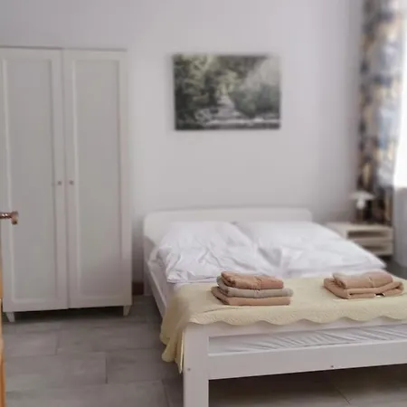 Sunny Bear Апартаменты Еленя-Гура